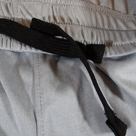 Puma Boy Youth Grey Shorts Size L (14-16) - Picture 3 of 8